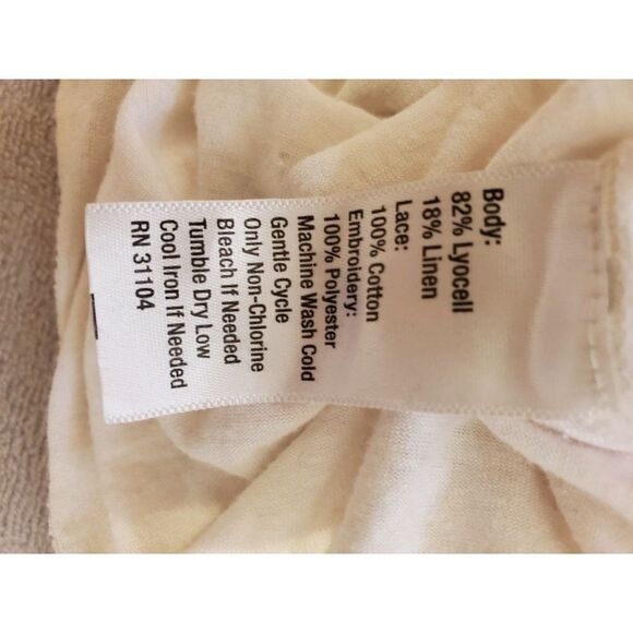 CROWN & Ivy White Eyelet Long Sleeve Top Small - Picture 4 of 4